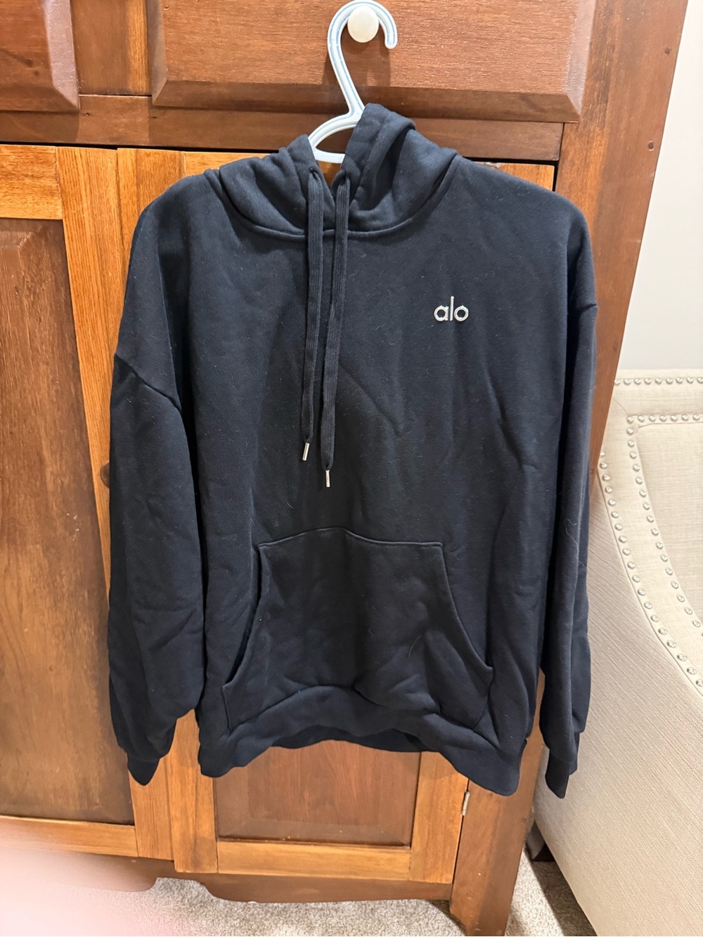 ALO Yoga Black Pullover Hoodie with Kangaroo Pocket